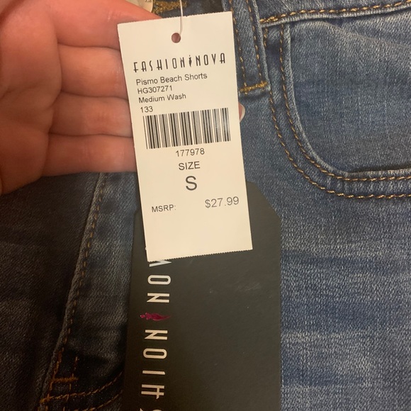BNWT Fashion Nova shorts - Picture 3 of 4